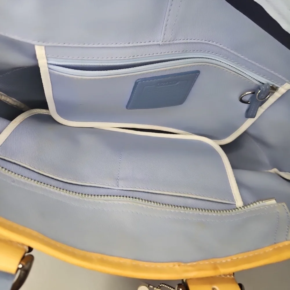 Coach Vintage Y2K SoHo Hampton Mini Daisy Canvas Tote Bag Purse L3J-4428 - Picture 10 of 12